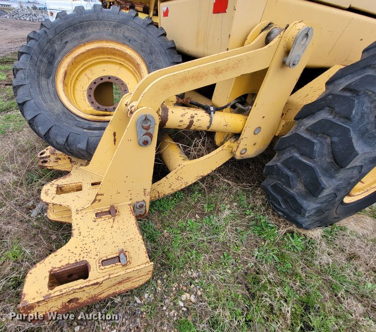 image for item FL9125 1995 John Deere 670B  motor grader