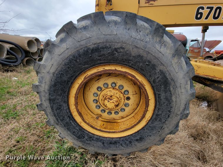 image for item FL9125 1995 John Deere 670B  motor grader