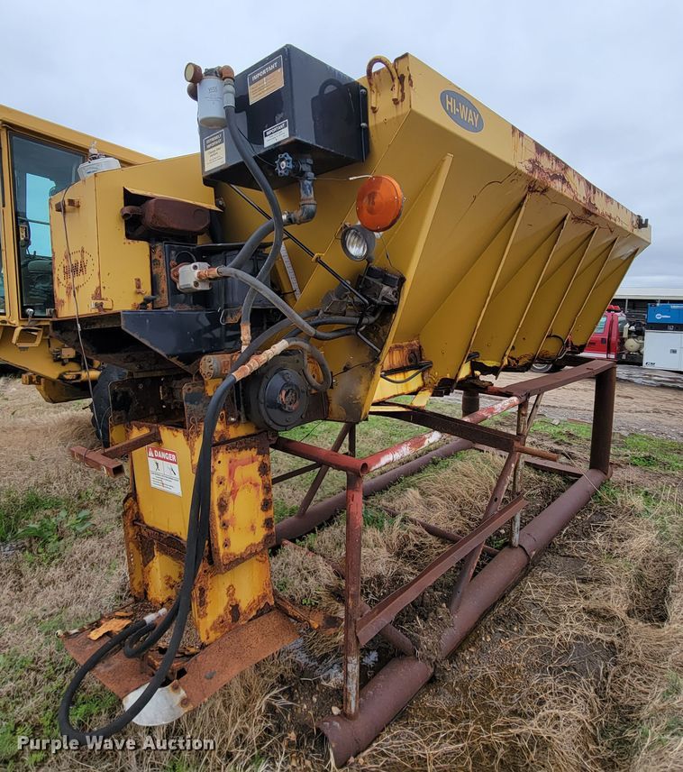 image for item FL9126 Hi-way E2500-14 spreader