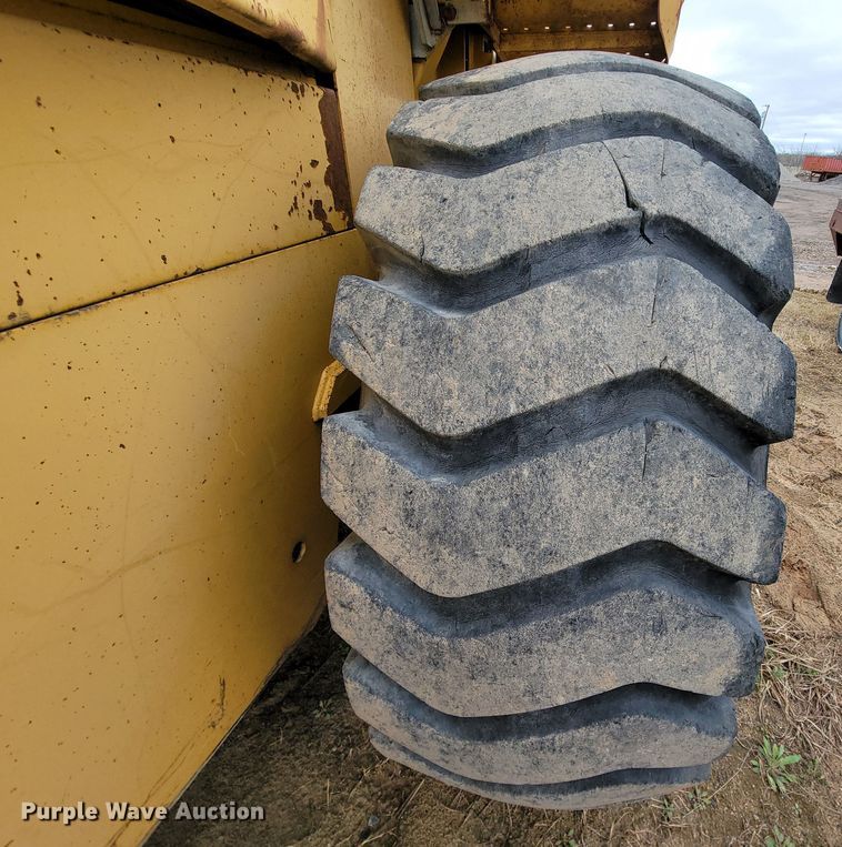 image for item FL9127 1996 John Deere 544G  wheel loader