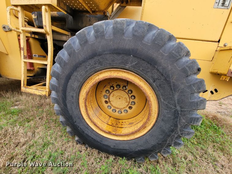 image for item FL9127 1996 John Deere 544G  wheel loader