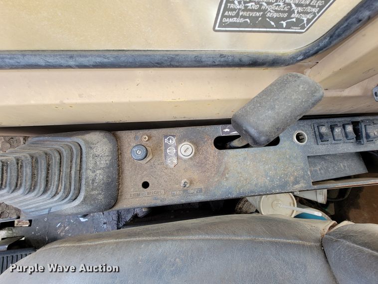 image for item FL9128 1992 Caterpillar E120B  excavator