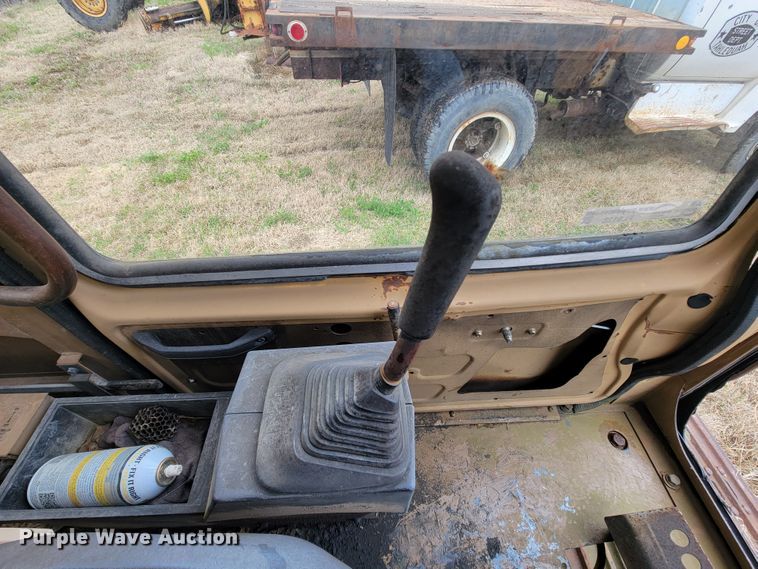 image for item FL9128 1992 Caterpillar E120B  excavator