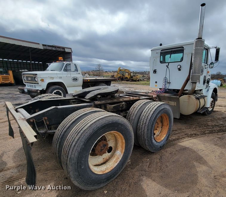 image for item FL9133 1998 International 9100  semi truck