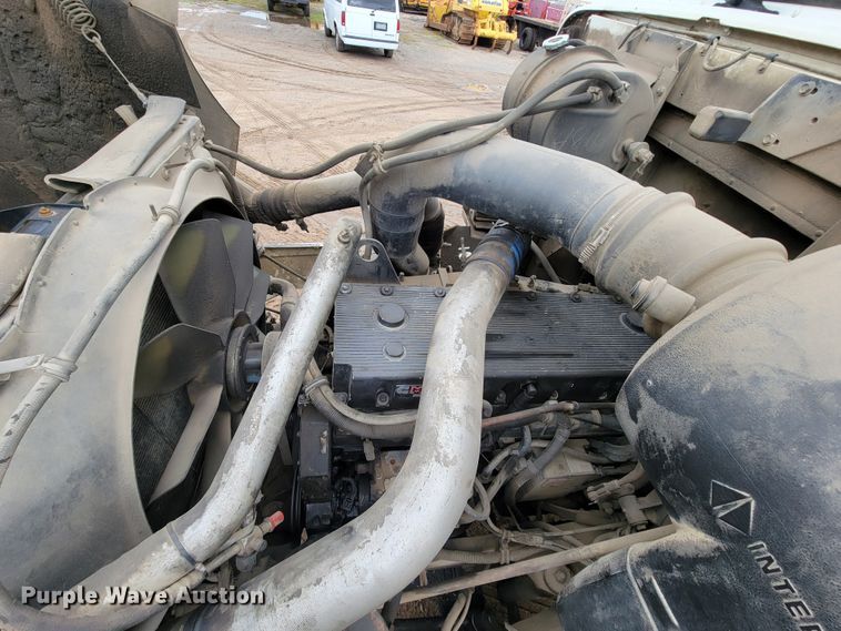 image for item FL9133 1998 International 9100  semi truck