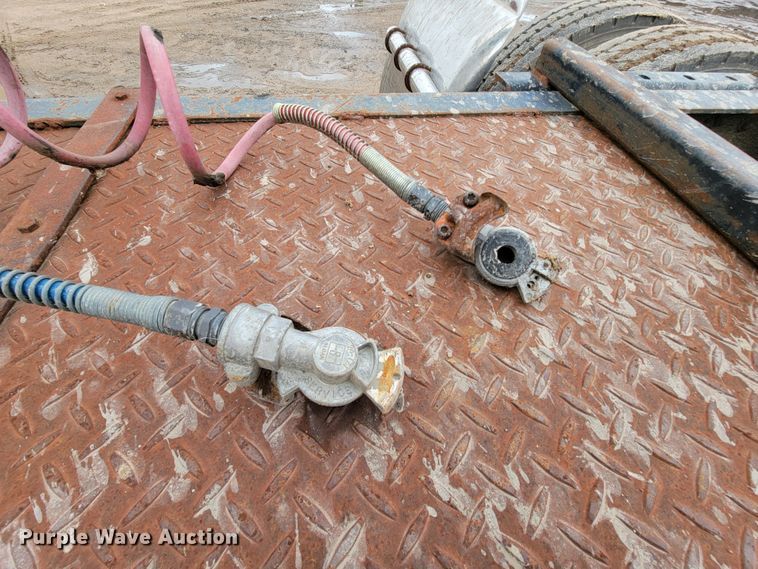 image for item FL9133 1998 International 9100  semi truck