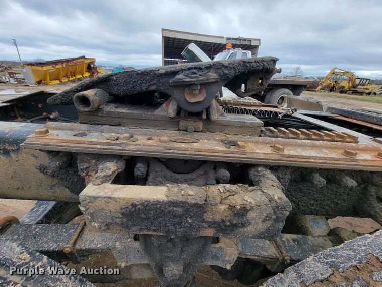 image for item FL9133 1998 International 9100  semi truck