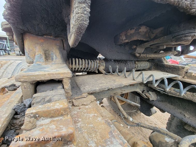 image for item FL9133 1998 International 9100  semi truck