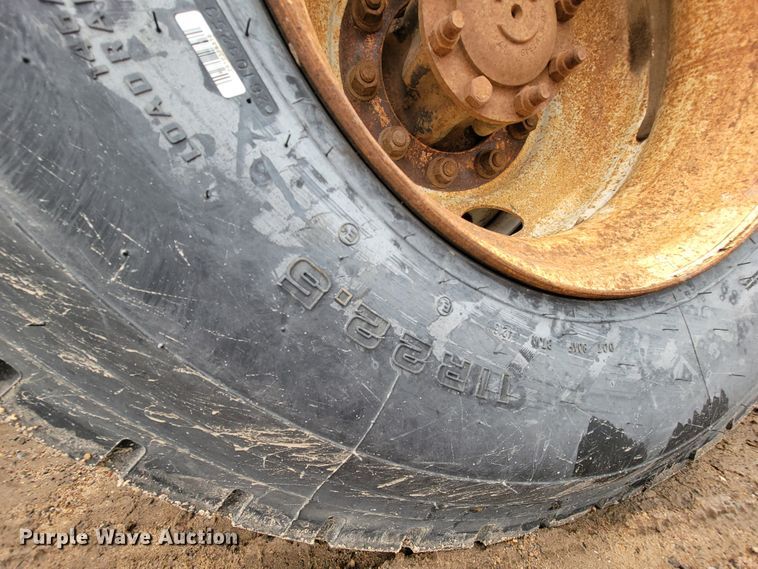 image for item FL9133 1998 International 9100  semi truck