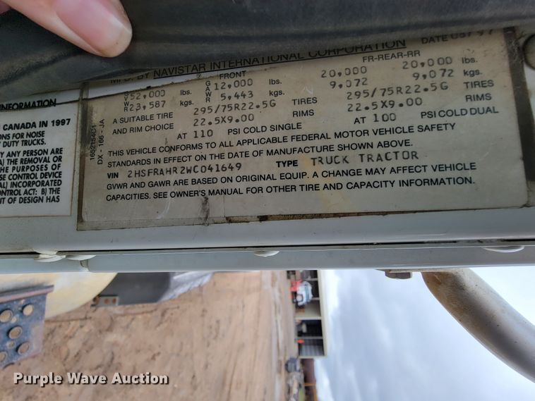 image for item FL9133 1998 International 9100  semi truck