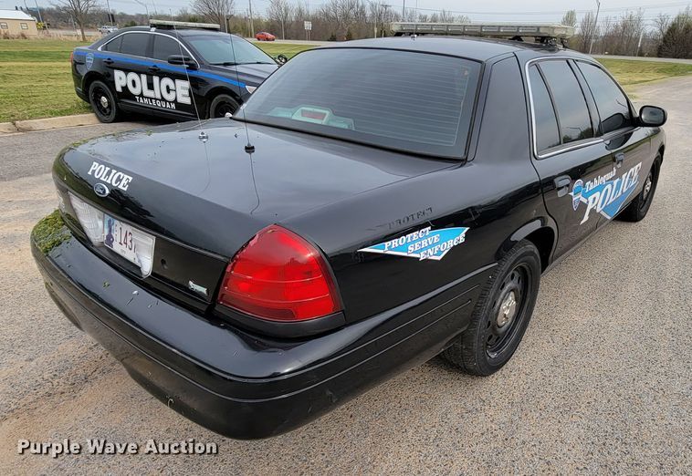 image for item FL9136 2011 Ford Crown Victoria Police Interceptor