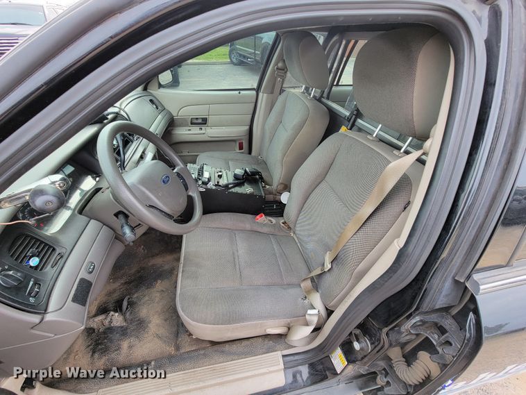 image for item FL9136 2011 Ford Crown Victoria Police Interceptor