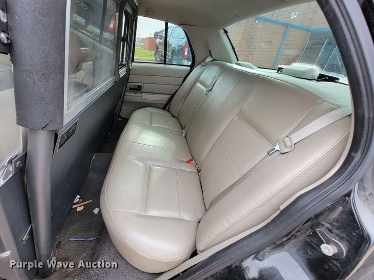 image for item FL9136 2011 Ford Crown Victoria Police Interceptor