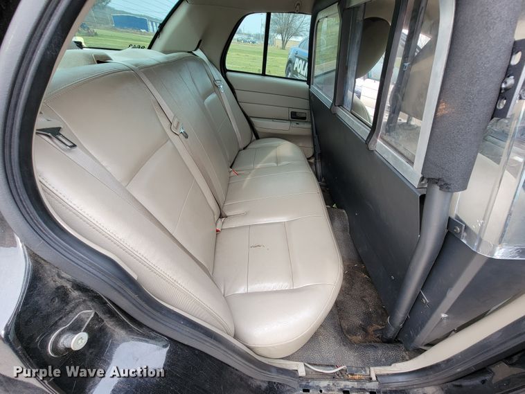 image for item FL9136 2011 Ford Crown Victoria Police Interceptor