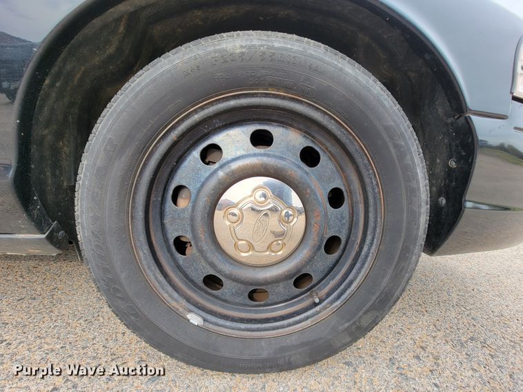 image for item FL9136 2011 Ford Crown Victoria Police Interceptor