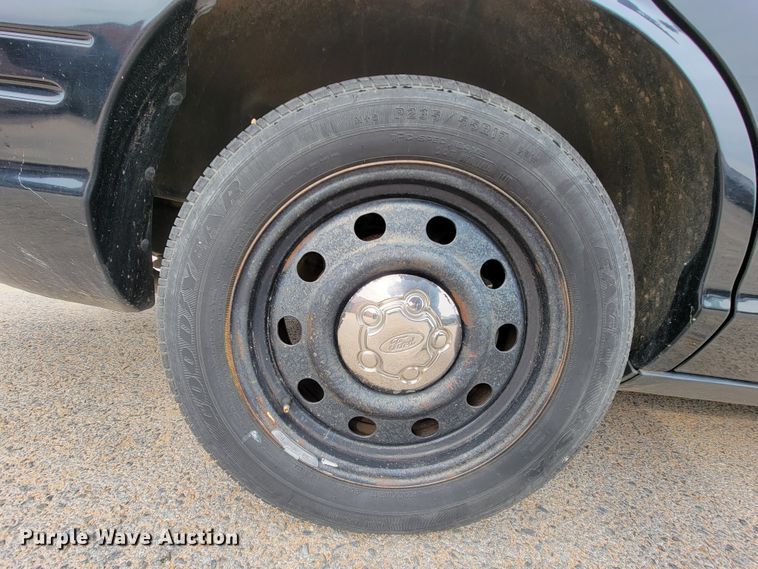 image for item FL9136 2011 Ford Crown Victoria Police Interceptor