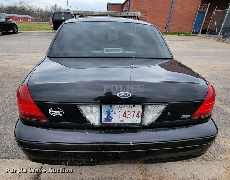 image for item FL9137 2011 Ford Crown Victoria Police Interceptor