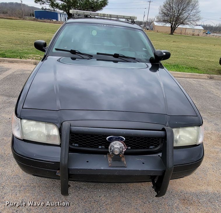 image for item FL9137 2011 Ford Crown Victoria Police Interceptor