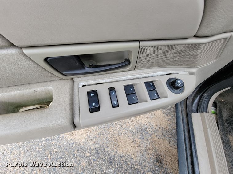 image for item FL9137 2011 Ford Crown Victoria Police Interceptor