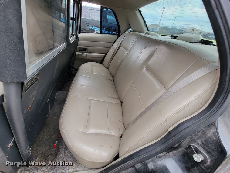 image for item FL9137 2011 Ford Crown Victoria Police Interceptor