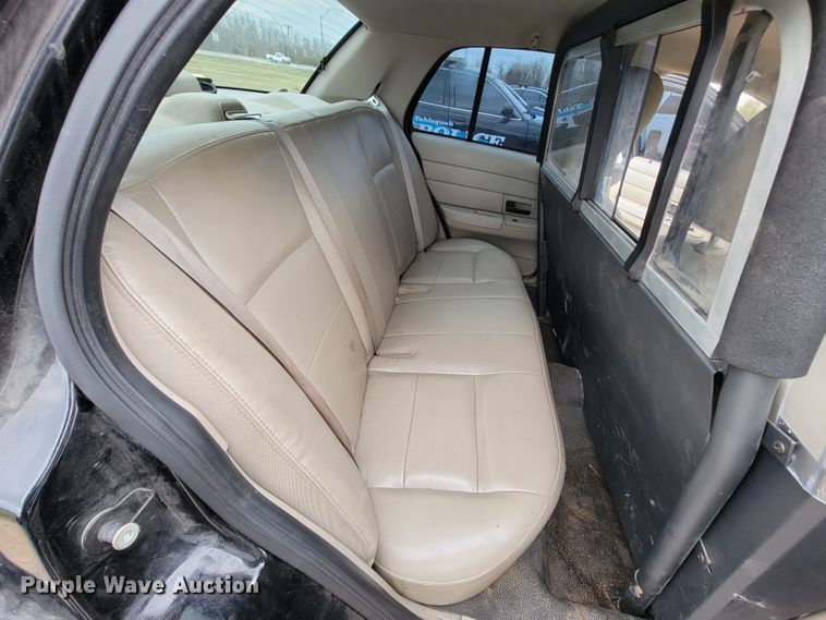 image for item FL9137 2011 Ford Crown Victoria Police Interceptor