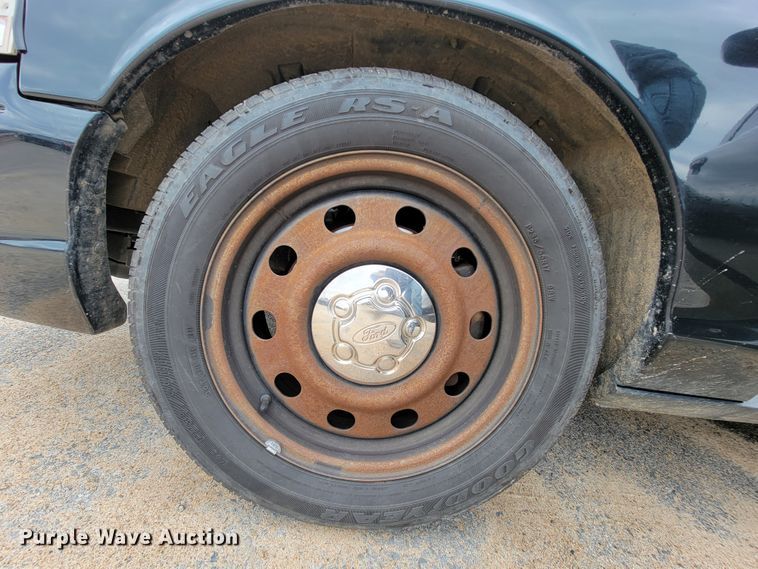 image for item FL9137 2011 Ford Crown Victoria Police Interceptor