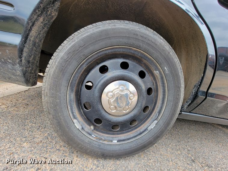 image for item FL9137 2011 Ford Crown Victoria Police Interceptor