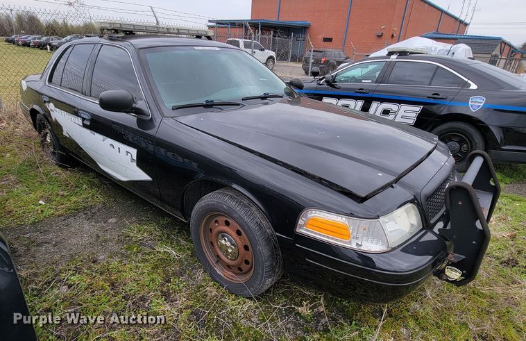 image for item FL9139 2011 Ford Crown Victoria Police Interceptor