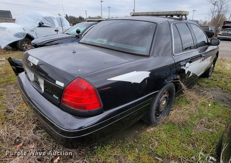 image for item FL9139 2011 Ford Crown Victoria Police Interceptor