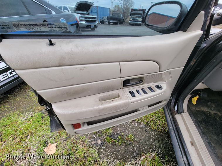 image for item FL9139 2011 Ford Crown Victoria Police Interceptor