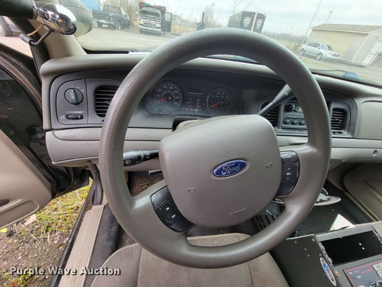 image for item FL9139 2011 Ford Crown Victoria Police Interceptor