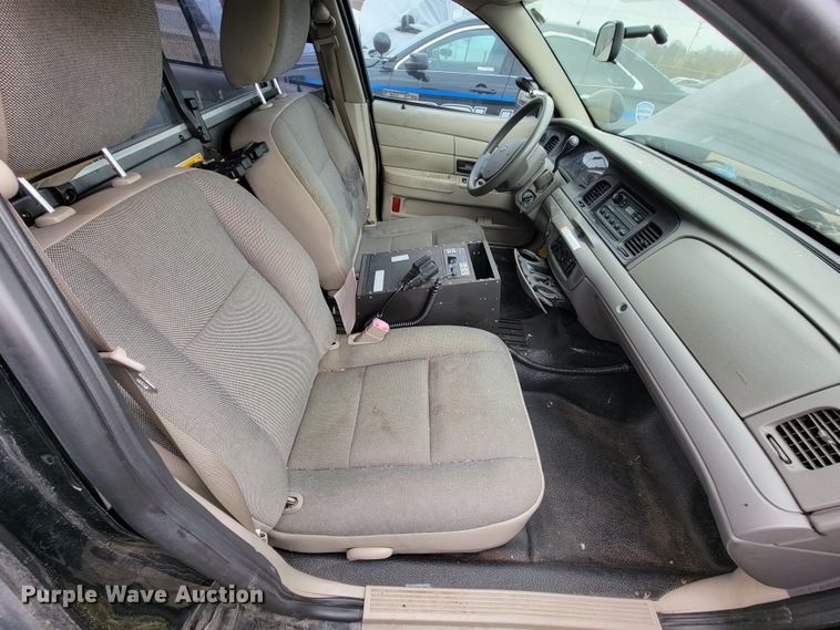 image for item FL9139 2011 Ford Crown Victoria Police Interceptor