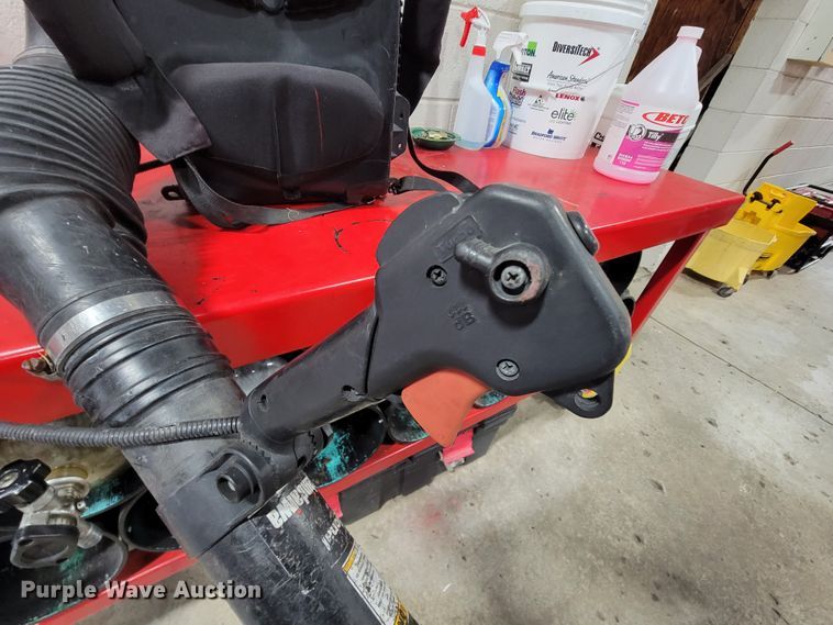 image for item FL9144 Shindaiwa B802 leaf blower