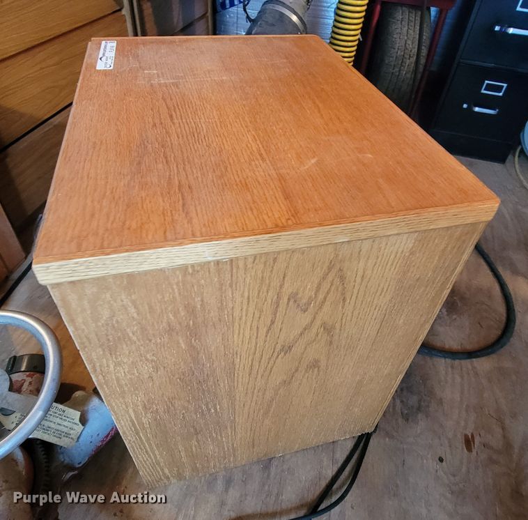 image for item FL9149 (2) bookshelves