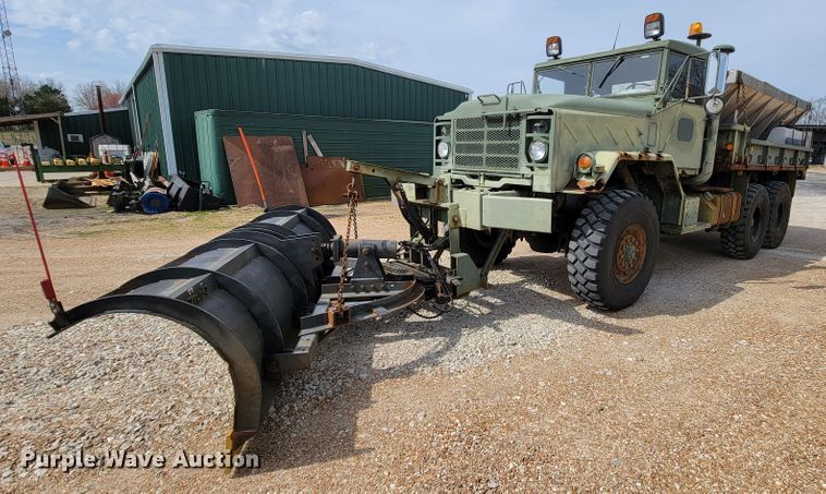 image for item FL9188 1991 BMY M923A2  flatbed truck