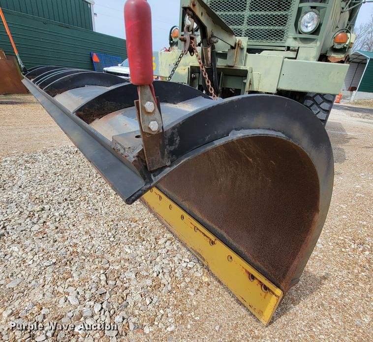 image for item FL9188 1991 BMY M923A2  flatbed truck