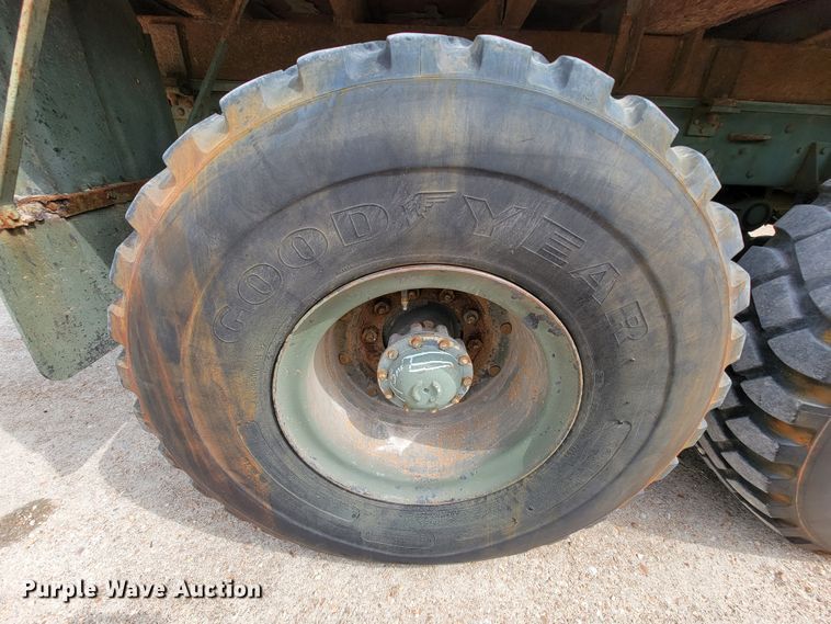 image for item FL9188 1991 BMY M923A2  flatbed truck