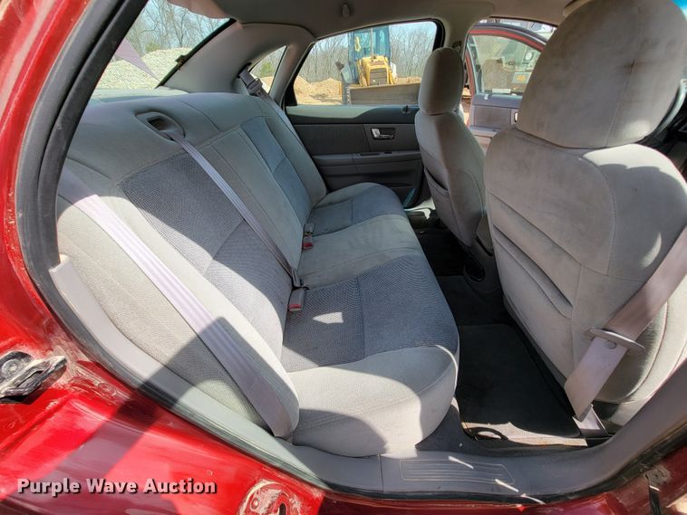 image for item FL9189 2000 Ford Taurus