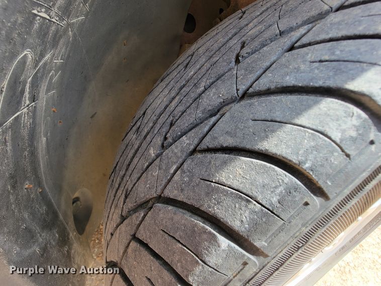 image for item FL9189 2000 Ford Taurus