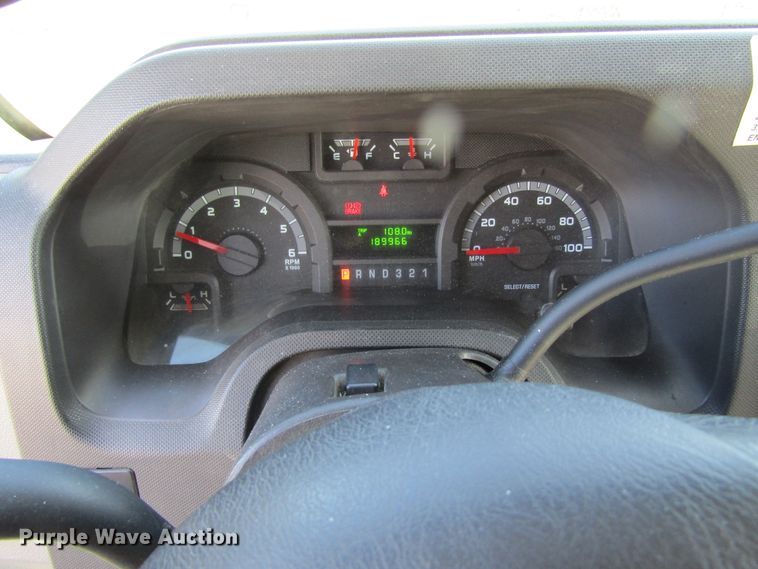 image for item GC9885 2009 Ford E450 Super Duty  shuttle bus