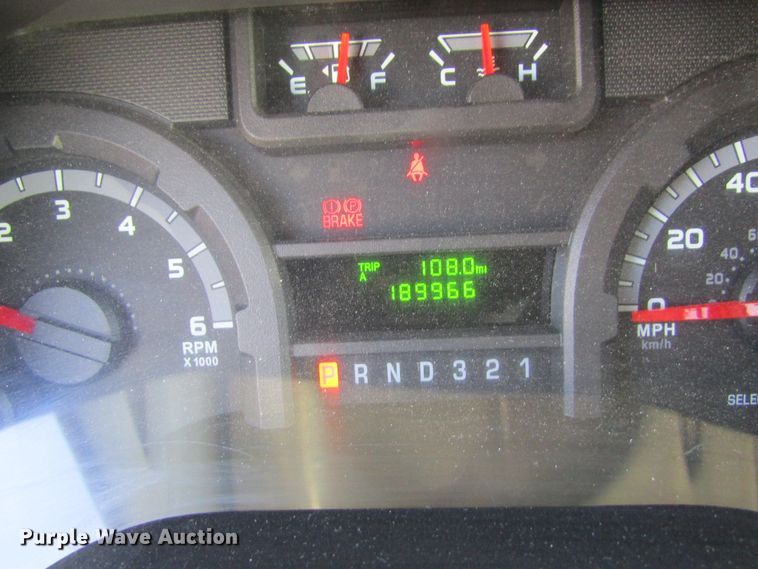 image for item GC9885 2009 Ford E450 Super Duty  shuttle bus