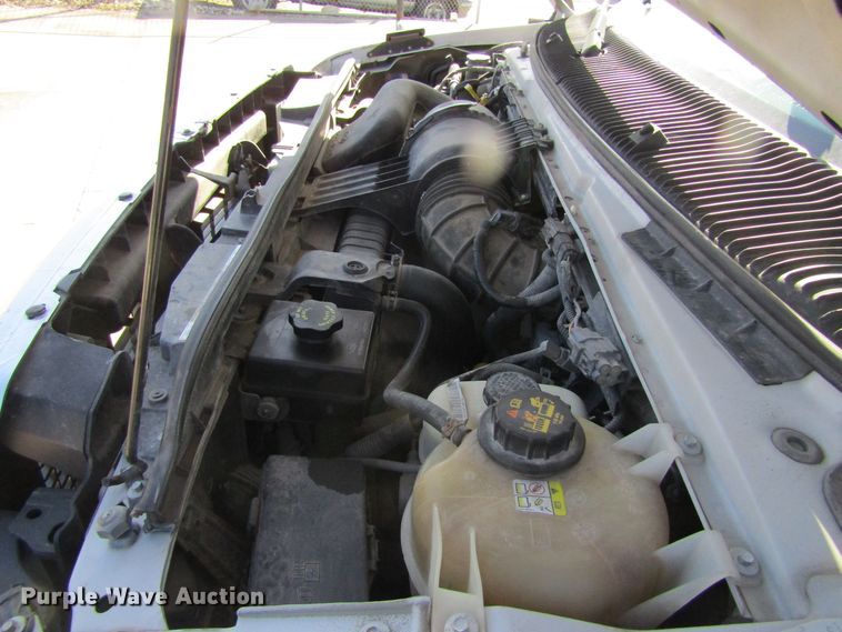 image for item GC9885 2009 Ford E450 Super Duty  shuttle bus