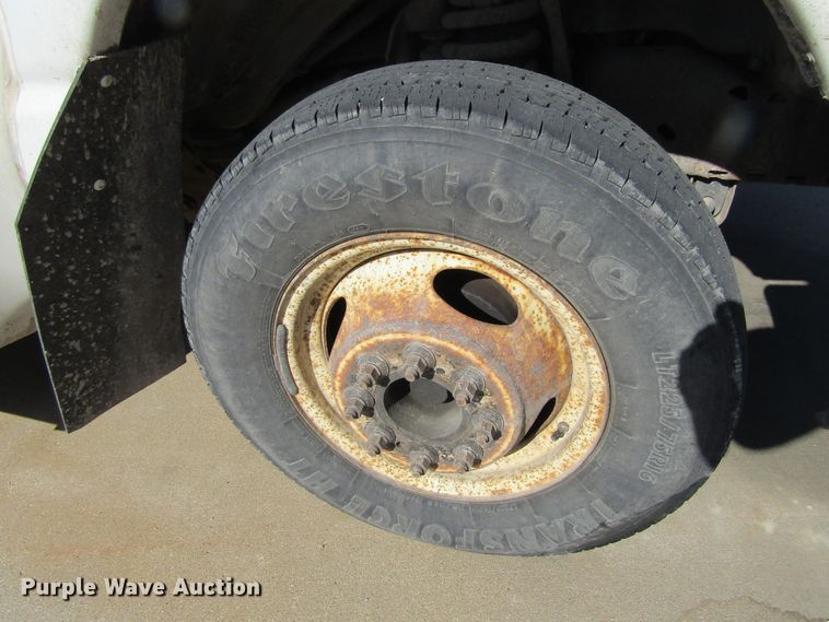 image for item GC9885 2009 Ford E450 Super Duty  shuttle bus