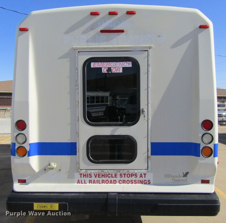 image for item GC9886 2009 Ford E450 Super Duty  shuttle bus