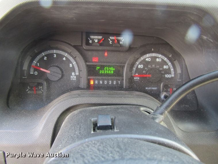 image for item GC9886 2009 Ford E450 Super Duty  shuttle bus