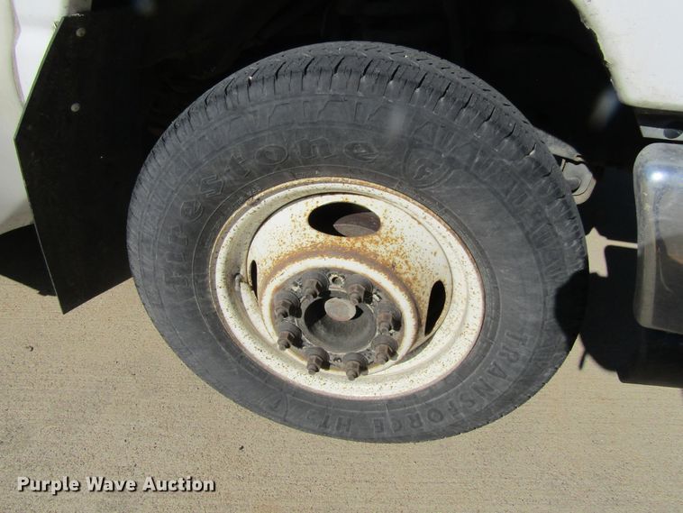 image for item GC9886 2009 Ford E450 Super Duty  shuttle bus