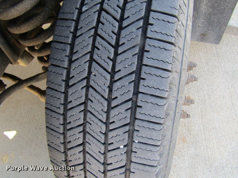 image for item GC9886 2009 Ford E450 Super Duty  shuttle bus