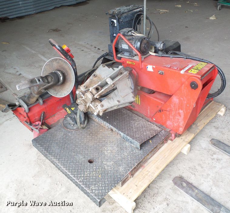 image for item GR9409 Corchi AG Super 52L tire machine