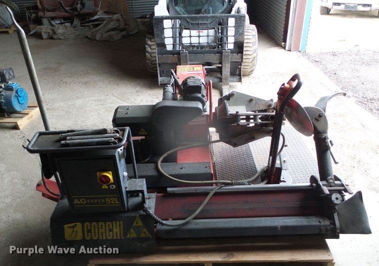 image for item GR9409 Corchi AG Super 52L tire machine