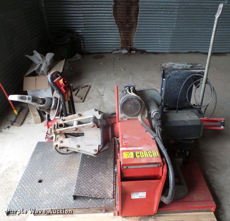 image for item GR9409 Corchi AG Super 52L tire machine